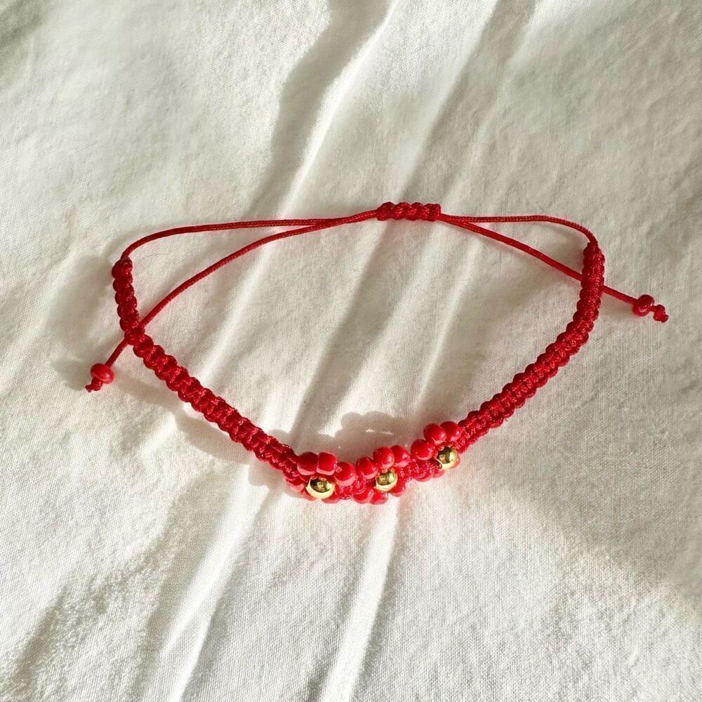 Red flower friendship beaded bracelet